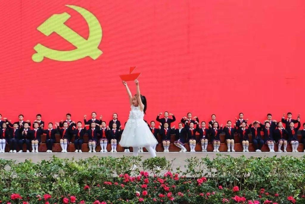 连接正负极